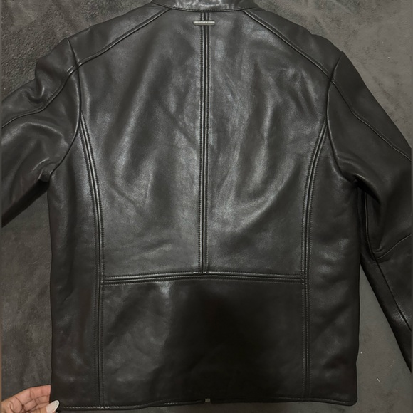 Leather jacket - Picture 2 of 4